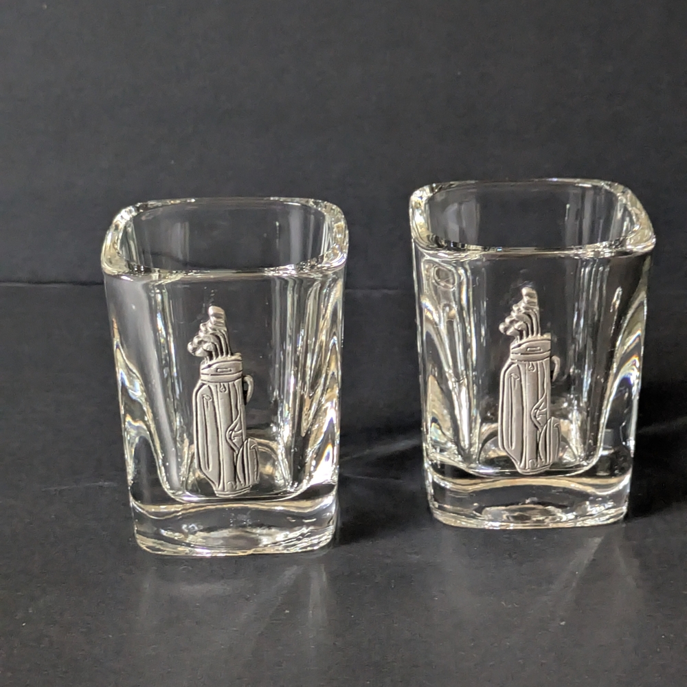 2 Collectible Golf Themed Shot Glasses Clear Pewter Emblem Great Gift Golfing